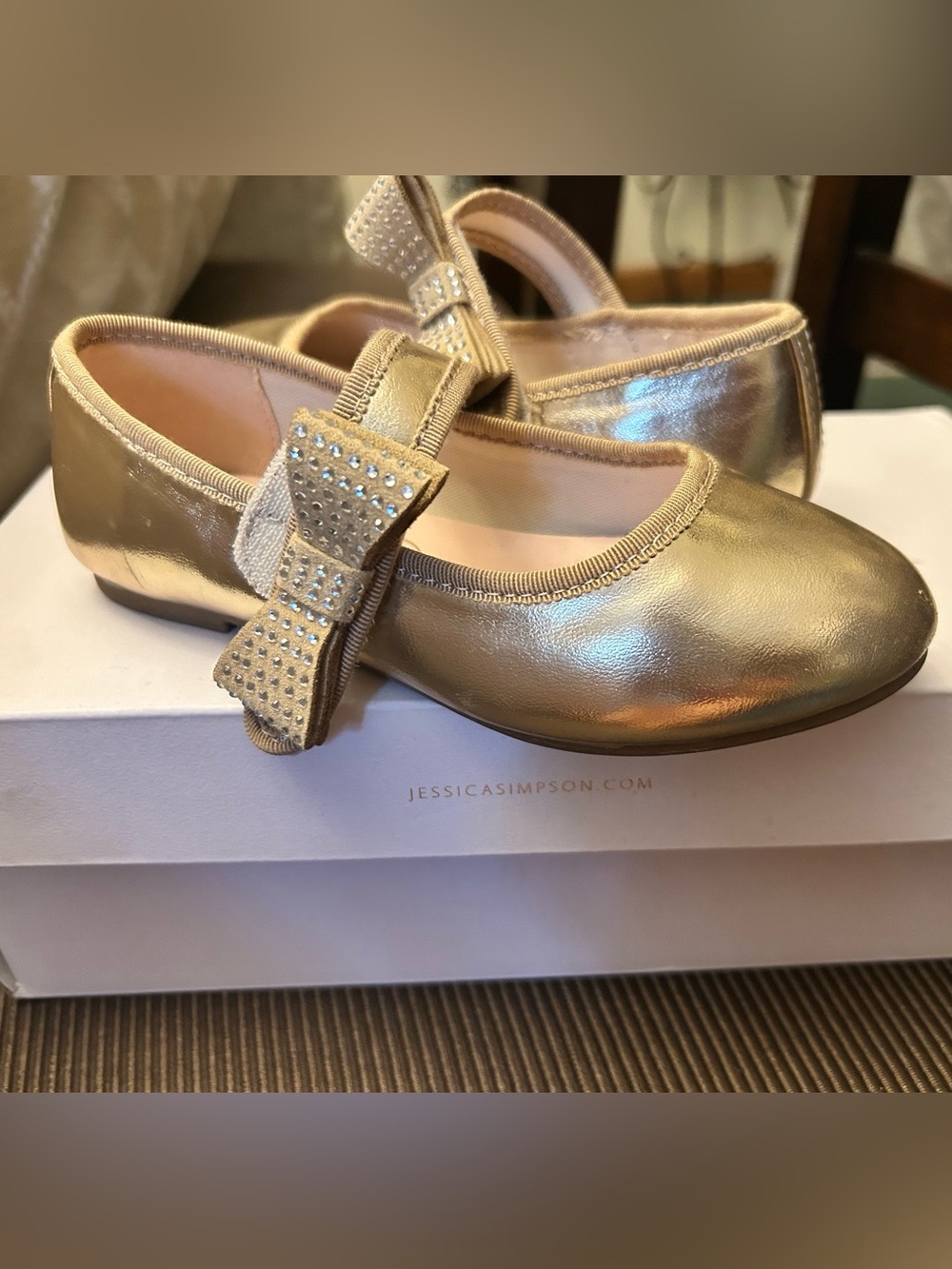 Size 11 Jessica Simpson Metallic Gold Bow Strap Girls' Dress Flats